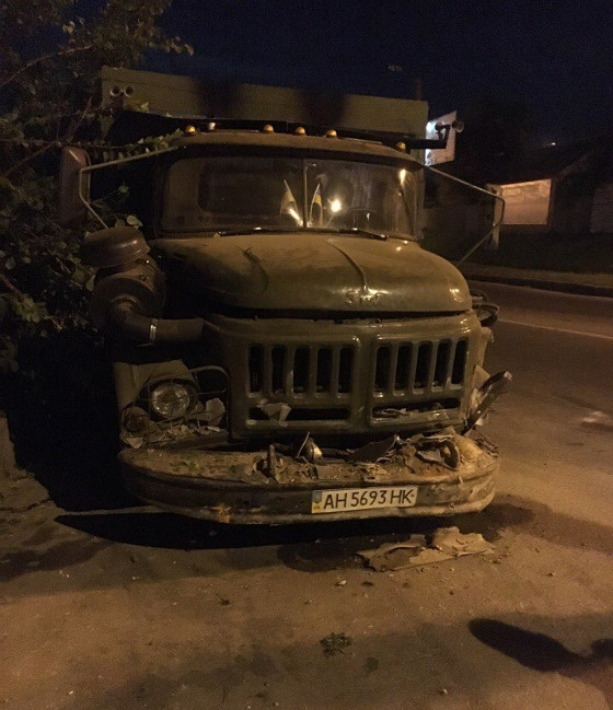 В Харькове на крышу дома "прилетел" грузовик (фото, видео) фото 10