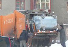 Харьковчане привыкли к частым визитам мусоровозов