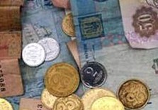 В пятницу курс гривны на межбанке упал  