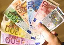 Европейская валюта подросла, но осталась ниже 10 грн