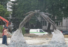 памятник влюбленным