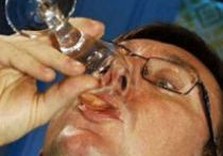 луценко с рюмкой