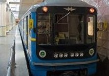 поезд в метро