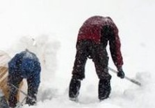 снег лопата