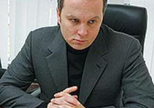 шуфрич за столом
