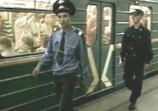 милиционер в метро