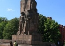 Знаменитый монумент вернеться в Советскую Украину