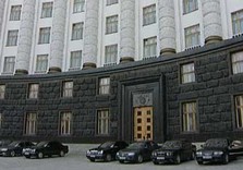 Азаров удовлетворил просьбу Харькова
