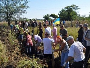 Харьковчане собственными силами решили укреплять границу