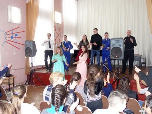 Артисты выступили в Часовом Яру, Торецке, Северодонецке и Крымском