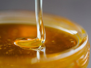 Мед стоит по 170 гривен за килограмм