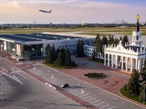 Парковка рядом с терминалом на неделю теперь – 500 грн